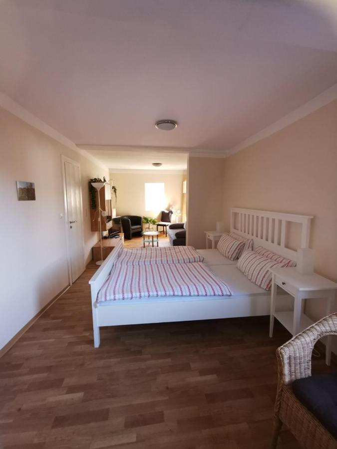 Pension Am Rheinsteig Hotel Leutesdorf ภายนอก รูปภาพ