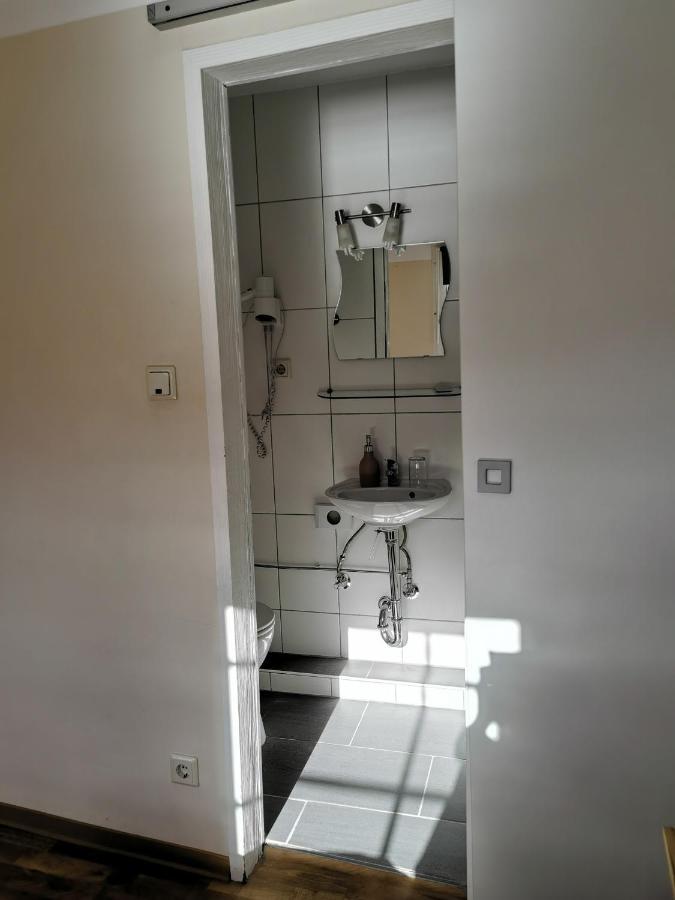 Pension Am Rheinsteig Hotel Leutesdorf ภายนอก รูปภาพ